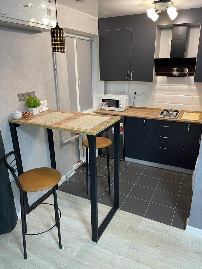 Apartcenter Вип Апартаменты В Центре Города На Гагарина Krivoy Rog Bagian luar foto