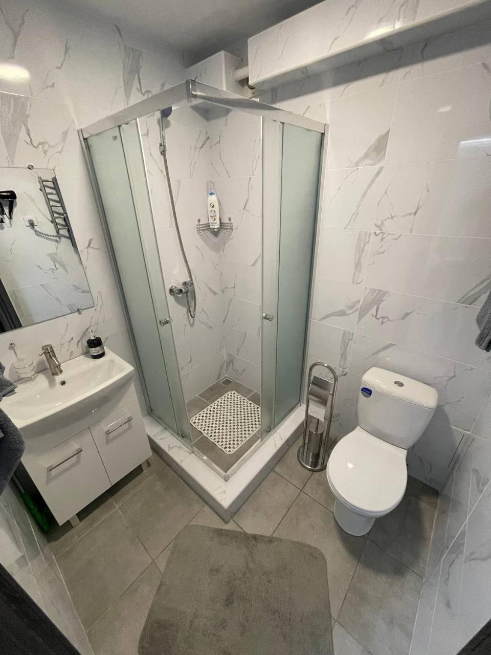 Apartcenter Вип Апартаменты В Центре Города На Гагарина Krivoy Rog Bagian luar foto